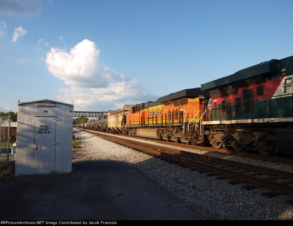 BNSF 7957